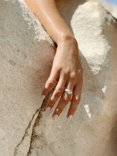 Women’s adjustable silver ring with milky opal