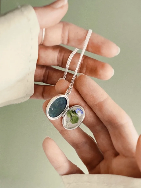 Silver necklace with locket oval shape