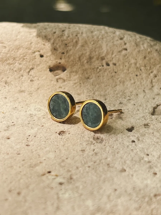 Small gold stud earrings with Polish nephrite